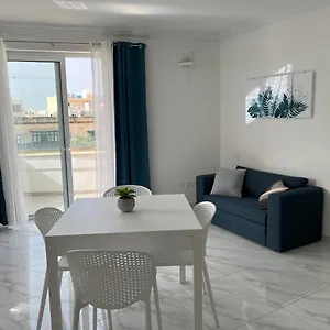  Apartament With Patio Overlooking Piazza